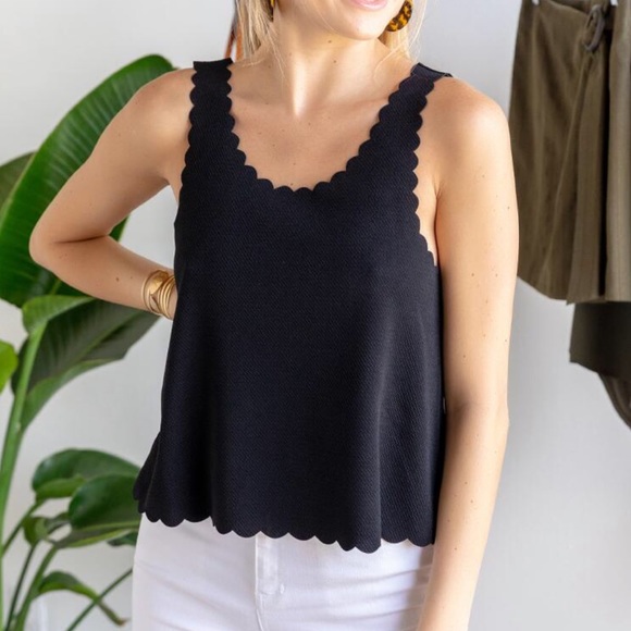 NWT Francesca’s Black Scallop Tank - Picture 1 of 5